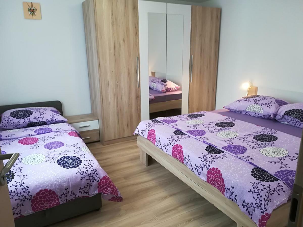 Apartment Natali Brsec Bagian luar foto