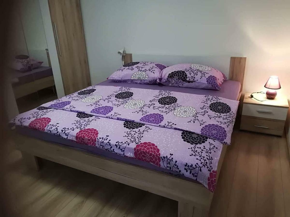 Apartment Natali Brsec Bagian luar foto