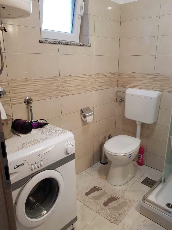 Apartment Natali Brsec Bagian luar foto